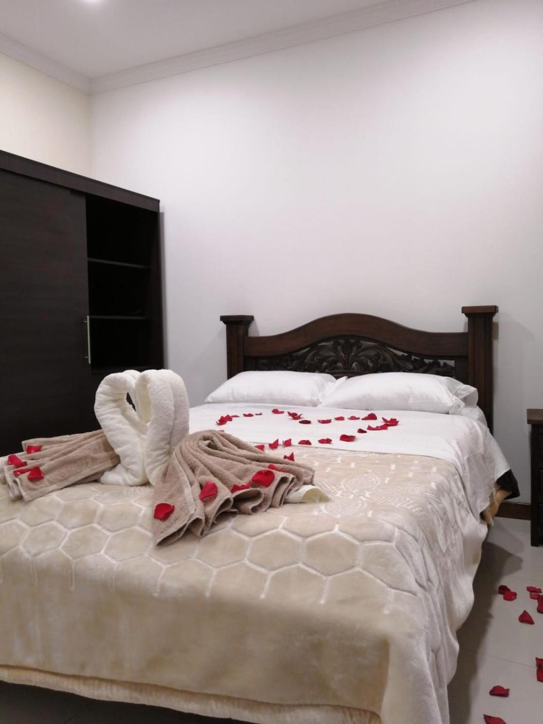Hotel El Monarca Tunja Bagian luar foto